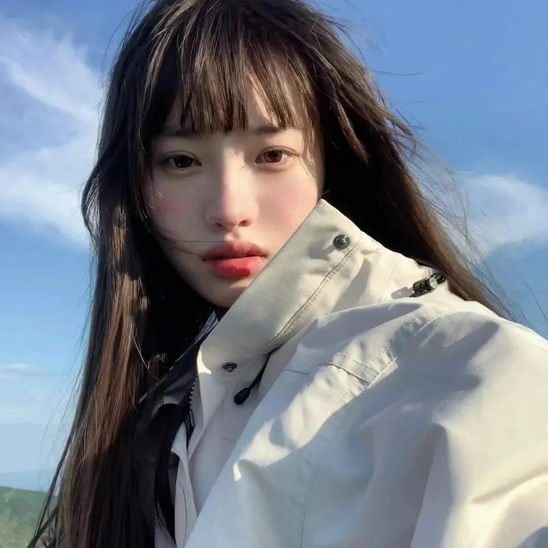 镜中的女孩